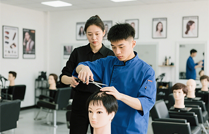 高中畢業(yè)學習美發(fā)技術怎么樣？沈陽美發(fā)學校