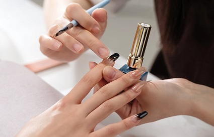 美甲兩個月可以就業(yè)嗎？沈陽統(tǒng)麗美甲學(xué)校