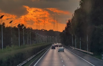 統(tǒng)麗職業(yè)技術(shù)學(xué)校師生本溪一日游：從山水畫卷到溪澗歡歌