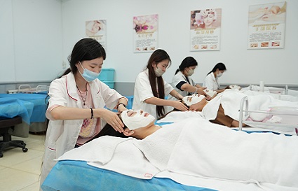 學(xué)習(xí)美容一般要多久  沈陽統(tǒng)麗學(xué)校