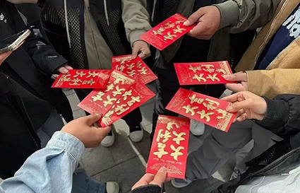 沈陽化妝學校：從統(tǒng)麗課堂到劇組片場：學員李斌的化妝實習成長實錄