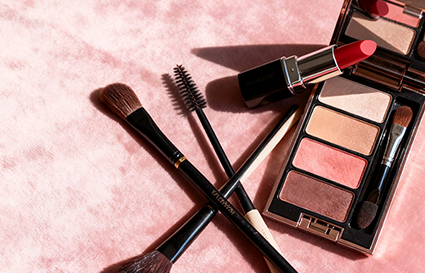 統(tǒng)麗化妝學校 專注化妝實戰(zhàn)培訓，培養(yǎng)會變現(xiàn)的化妝師